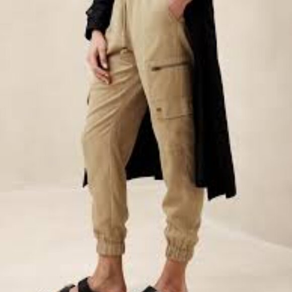 Banana Republic Tencel Jogger in Black - Picture 2 of 2